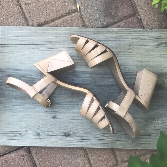 Tory burch sandals - Picture 3 of 7